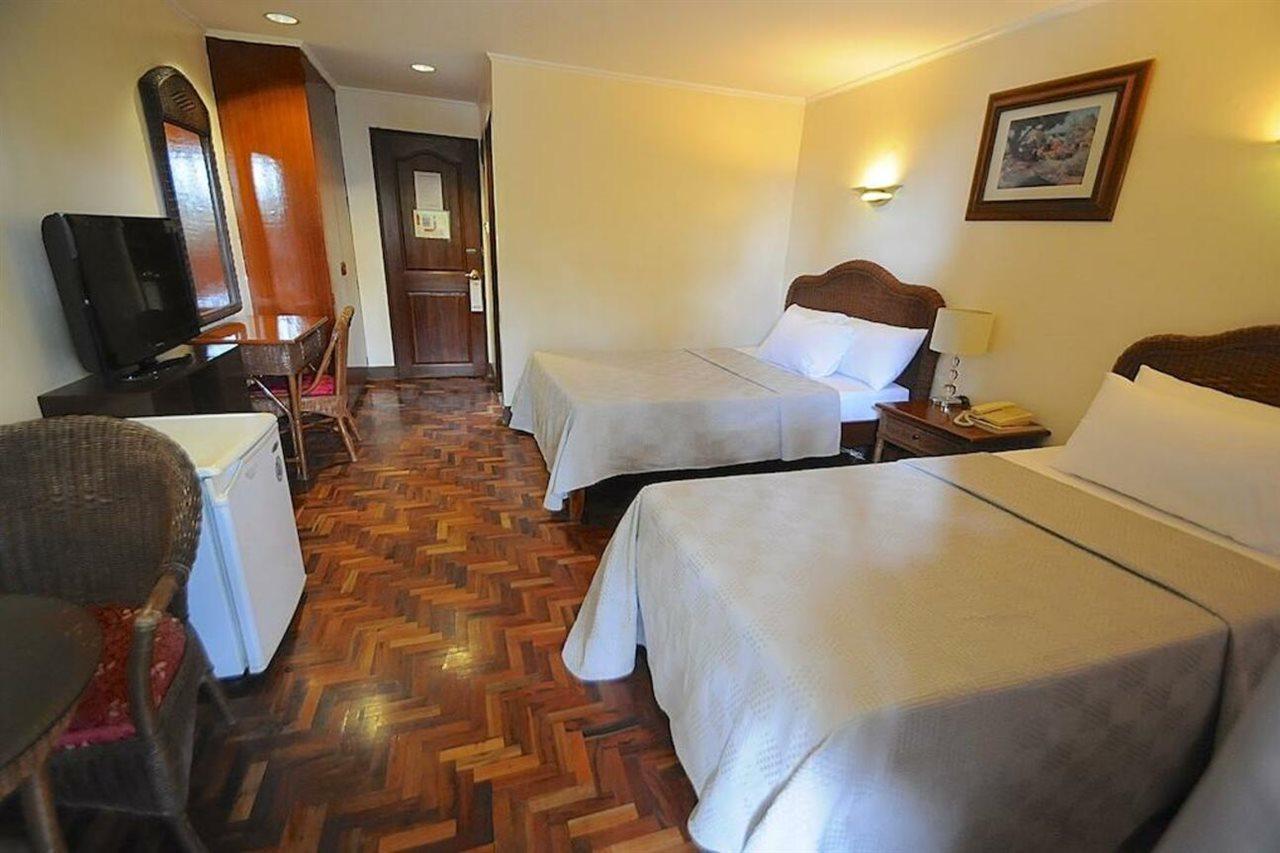 Vacation Hotel Cebu Esterno foto