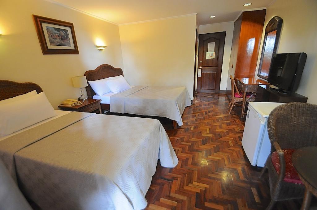 Vacation Hotel Cebu Esterno foto