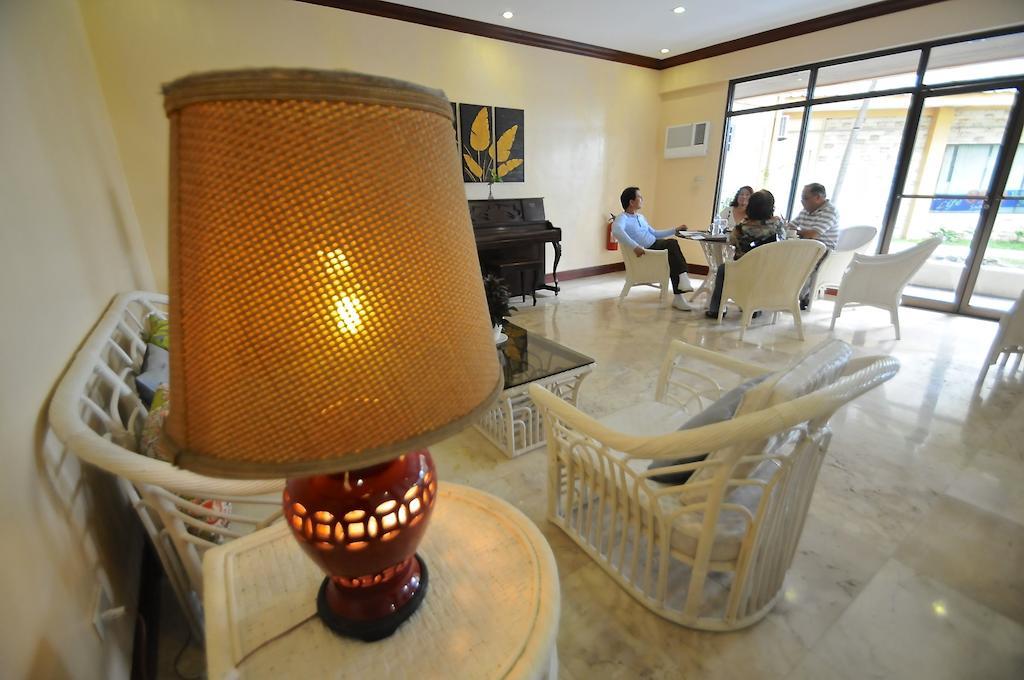 Vacation Hotel Cebu Esterno foto