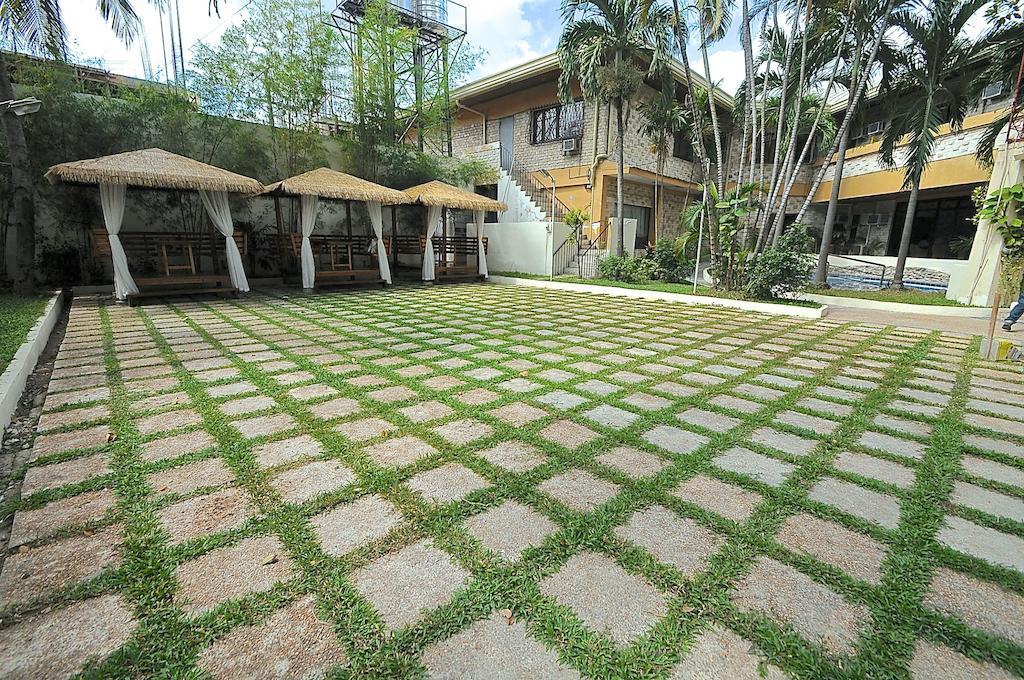 Vacation Hotel Cebu Esterno foto