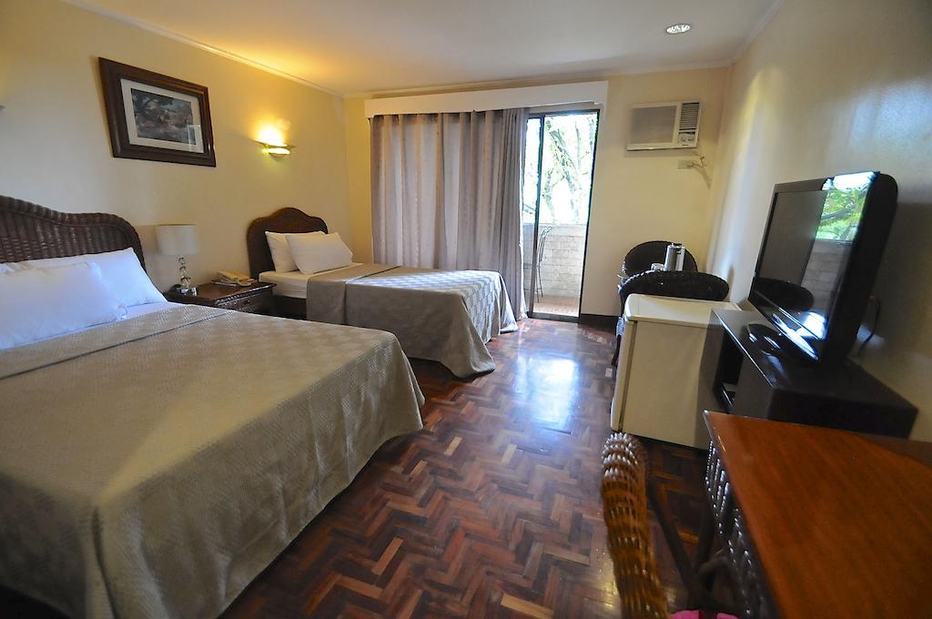 Vacation Hotel Cebu Esterno foto