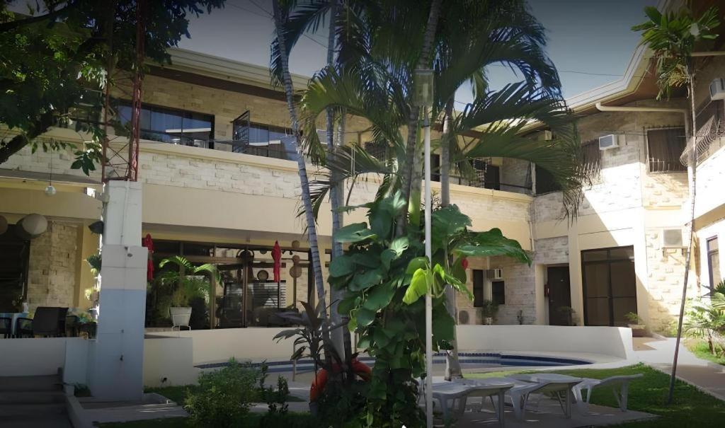 Vacation Hotel Cebu Esterno foto