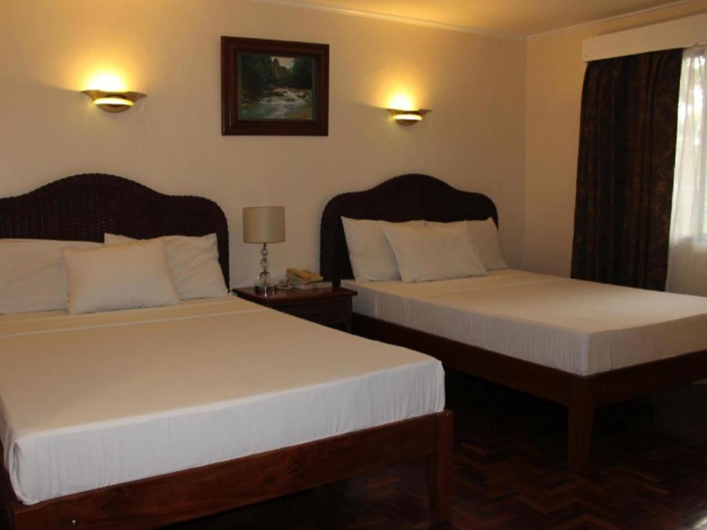 Vacation Hotel Cebu Esterno foto