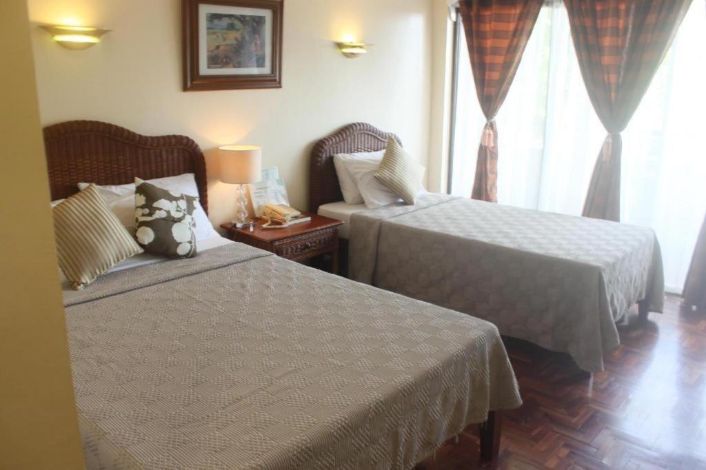 Vacation Hotel Cebu Esterno foto