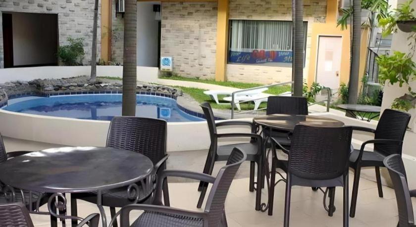 Vacation Hotel Cebu Esterno foto