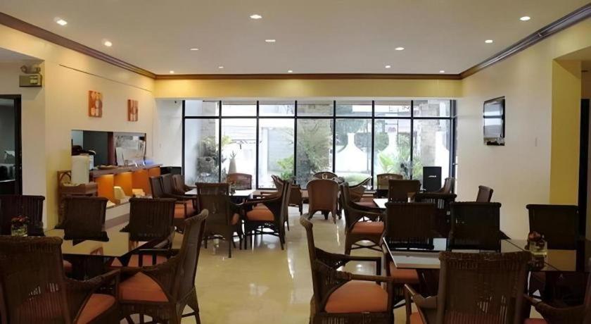 Vacation Hotel Cebu Esterno foto