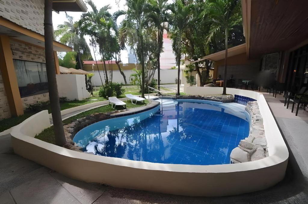 Vacation Hotel Cebu Esterno foto