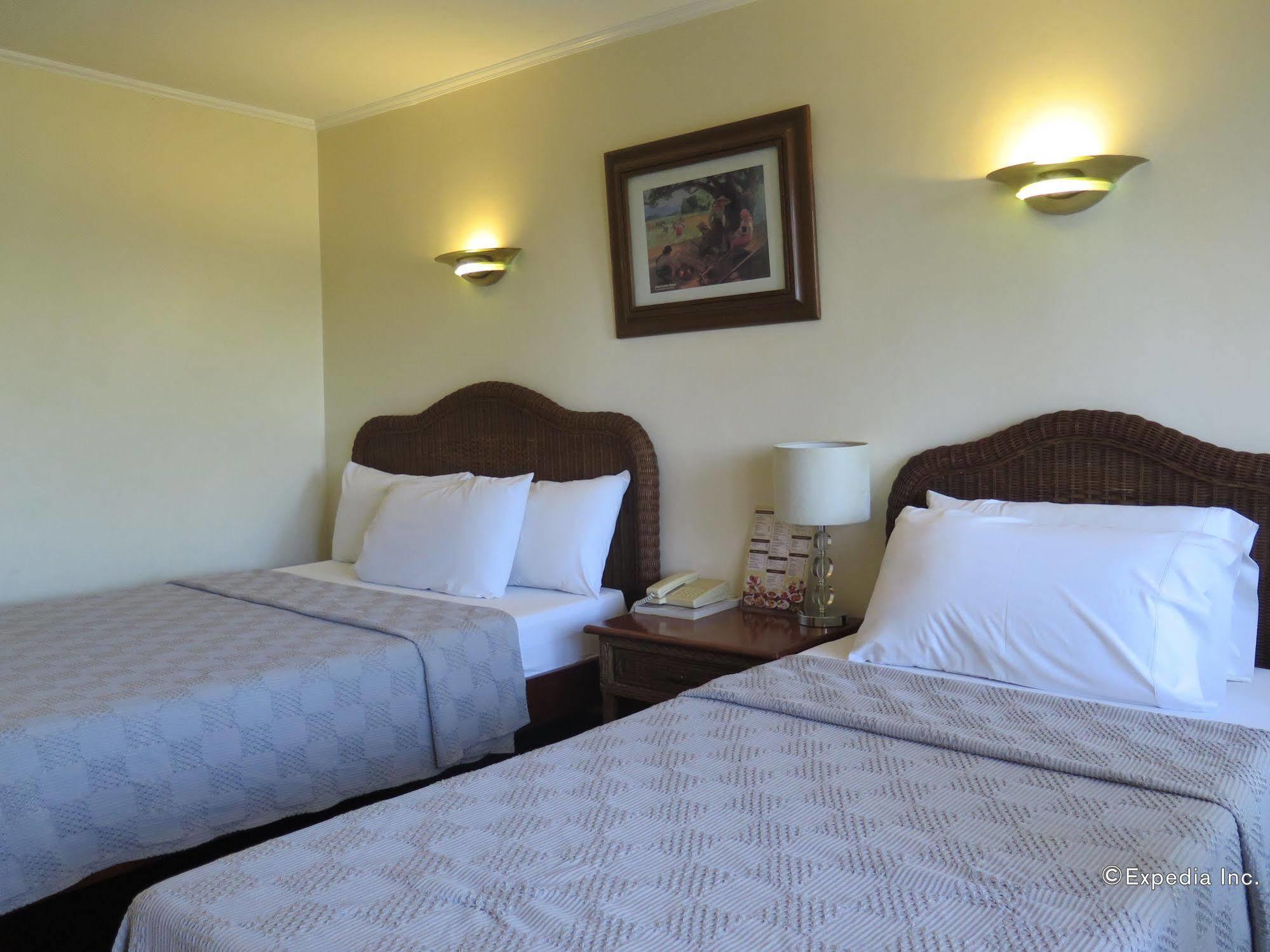 Vacation Hotel Cebu Esterno foto